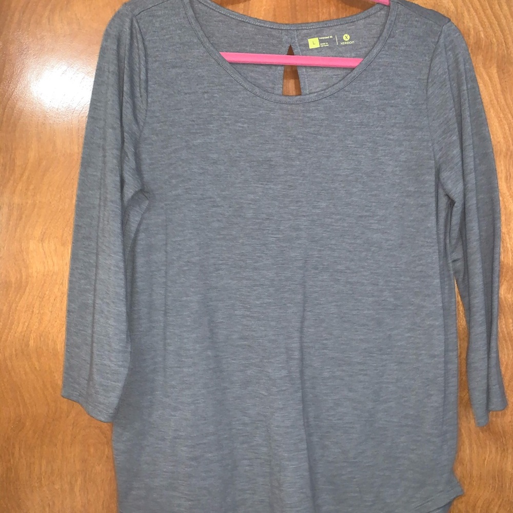 Xersion Size L 3/4 Length Sleeves Open Back Shirt